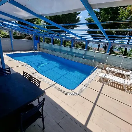 Villa فيلا مستقلة مع مسبح للعوائل Büyükçekmece